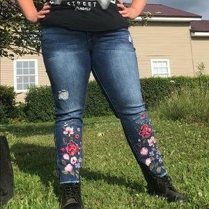 Kensie Jeans Floral jeans size 12 or 31
